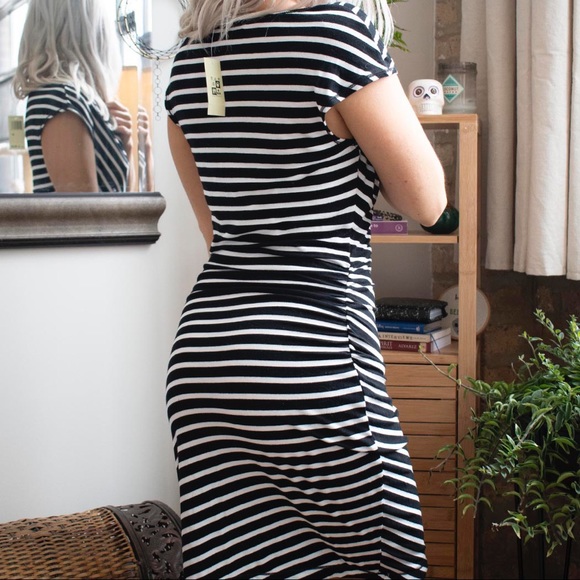 *NWT* Midi Dress - B&W Striped - Picture 2 of 3